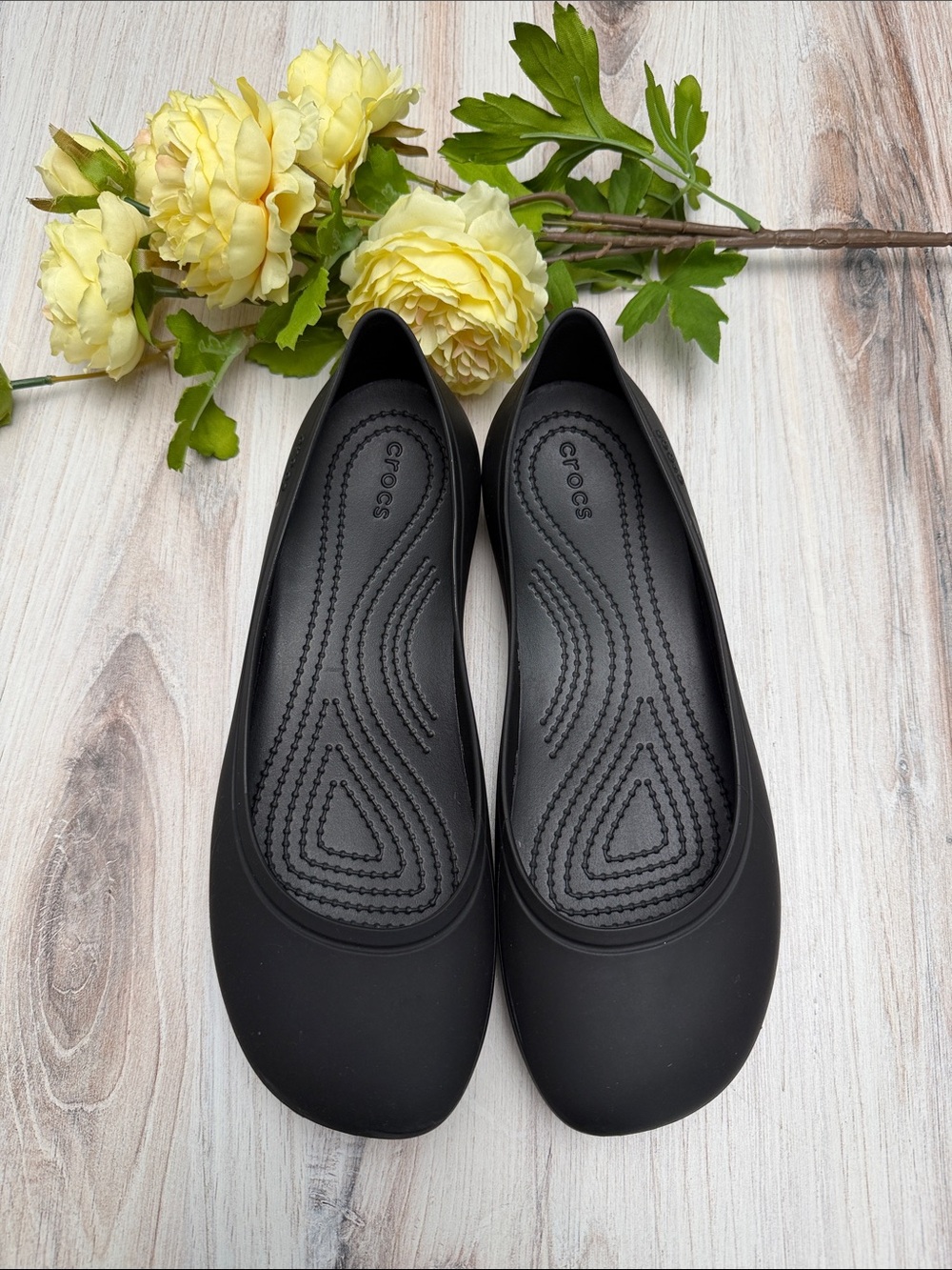 CROCS Brooklyn Flat Size 7